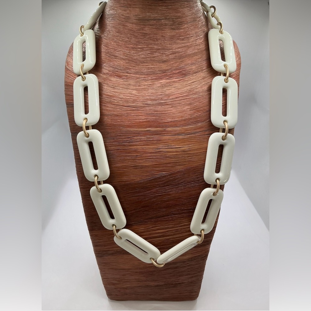 Vintage COLDWATER CREEK Lucite Necklace